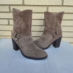 Yokono Women's Leather Heeled Ankle Boots – US 8.5